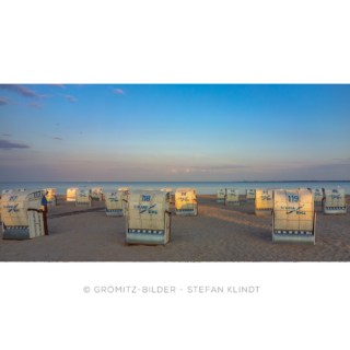 087 Grömitz Bilder - Strandkörbe im Streiflicht