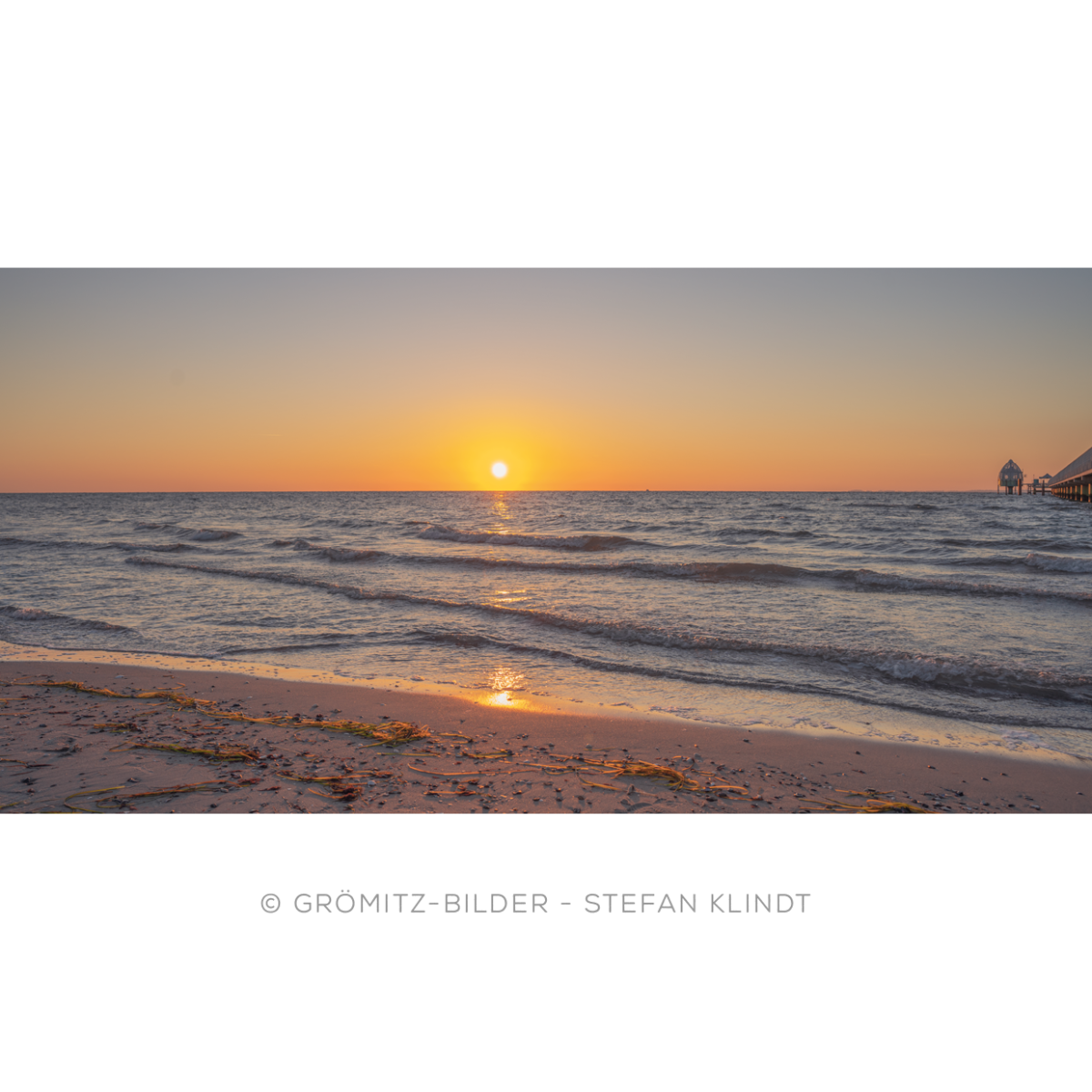 Grömitz Bilder - Sonnenaufgang am Strand mit Seebrücke