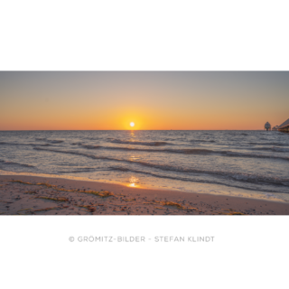 Grömitz Bilder - Sonnenaufgang am Strand mit Seebrücke